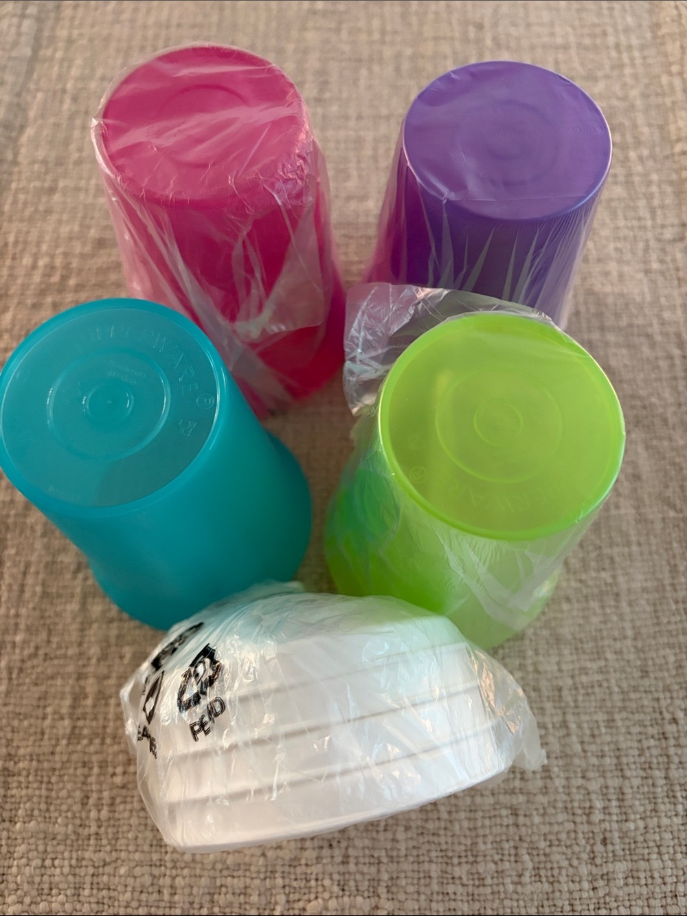 NEW Tupperware Brand New Set of Colorful Sippy Cups with Lids